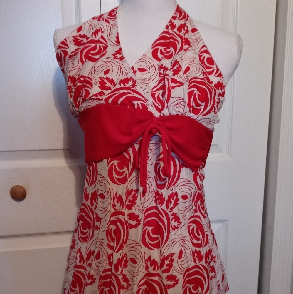Women's red and white floral summer blouse size medium